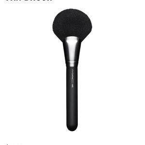 MAC makeup brush - fan #140s
